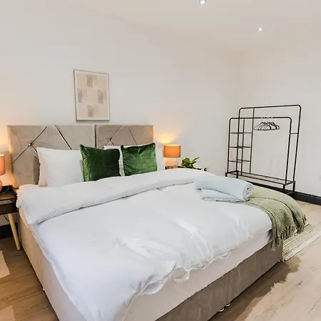 Charming & Cosy 2 Bedroom Flat, Fast Wifi -sleeps 5 Apartment Leeds (West Yorkshire)