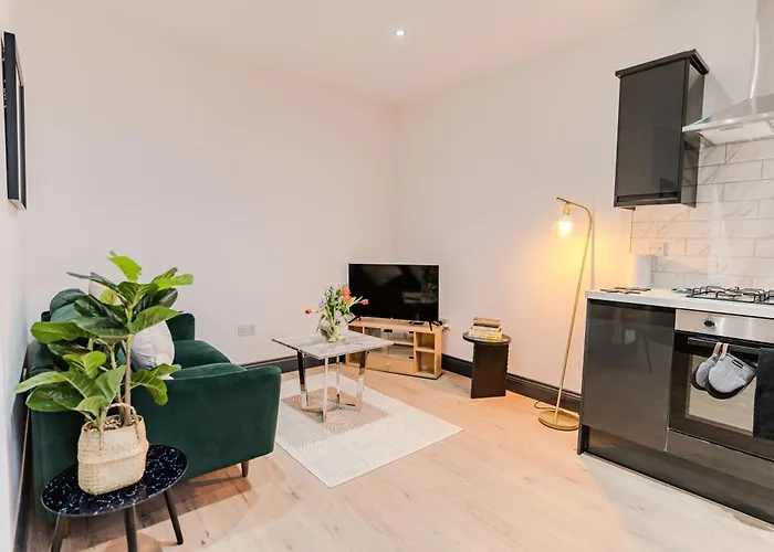 Charming & Cosy 2 Bedroom Flat, Fast Wifi -sleeps 5 *