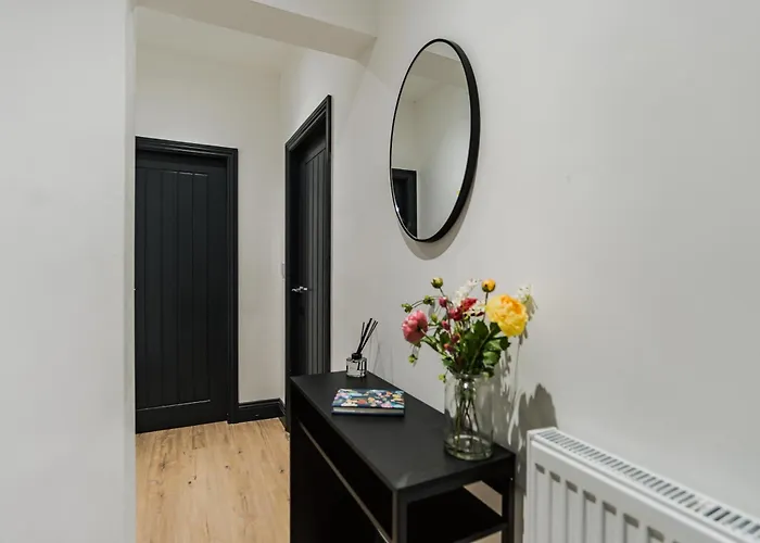 Charming & Cosy 2 Bedroom Flat, Fast Wifi -sleeps 5 * Leeds (West Yorkshire)