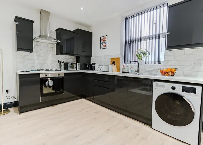 Charming & Cosy 2 Bedroom Flat, Fast Wifi -sleeps 5 Leeds (West Yorkshire)