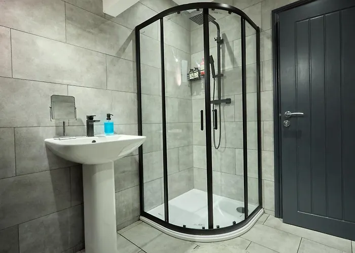 Charming & Cosy 2 Bedroom Flat, Fast Wifi -sleeps 5 Leeds (West Yorkshire)