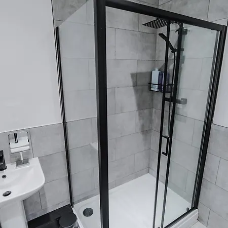 Charming & Cosy 2 Bedroom Flat, Fast Wifi -Sleeps 5